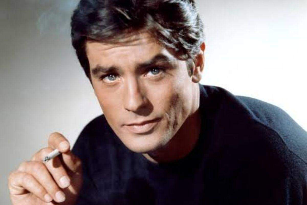 Ícone do cinema francês, morre o ator Alain Delon, aos 88 anos